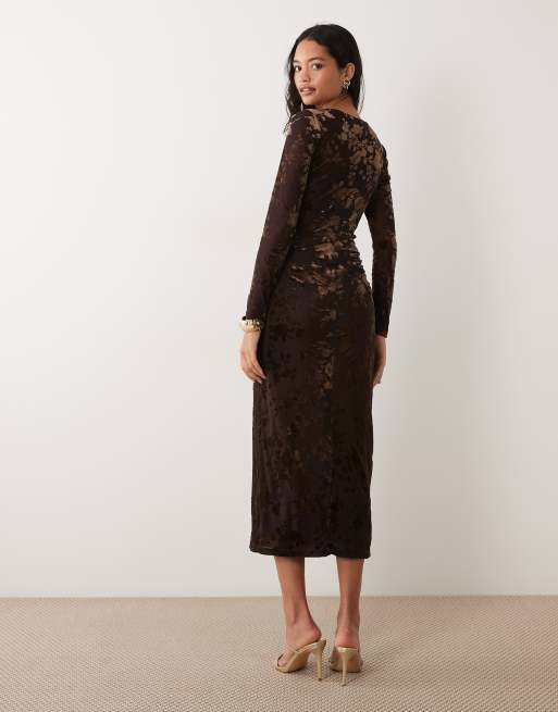 New Look long sleeve flocked midi dress in brown, 3 of 4