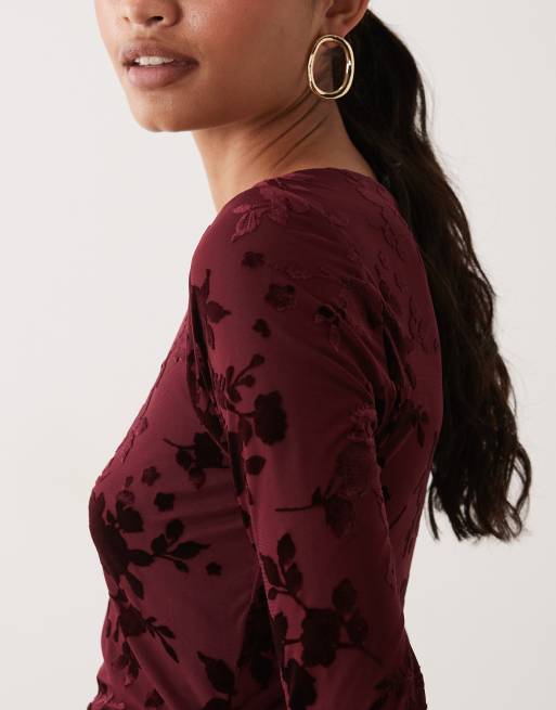 New Look long sleeve flocked midi dress in burgundy, 3 of 4