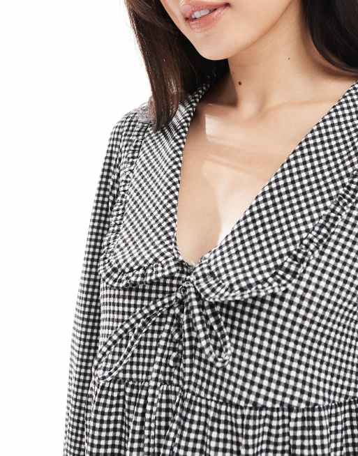 New Look long sleeve gingham mini dress in black, 3 of 4