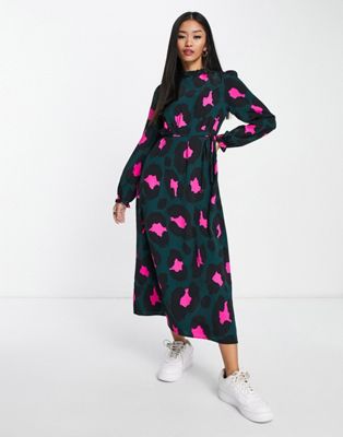 New Look long sleeve tie waist leopard print midi dress in green and pink