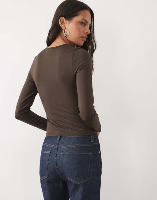 New Look long sleeve polyamide top in dark brown, 4 of 4
