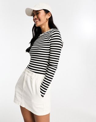 New Look long sleeve stripe body in black and white