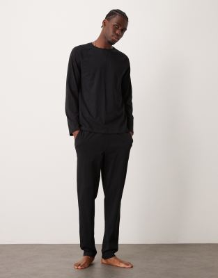 New Look New Look long sleeve t-shirt & jogger loungewear set in black