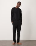 [New Look] New Look long sleeve t-shirt & trackies loungewear set in black XS BLACK