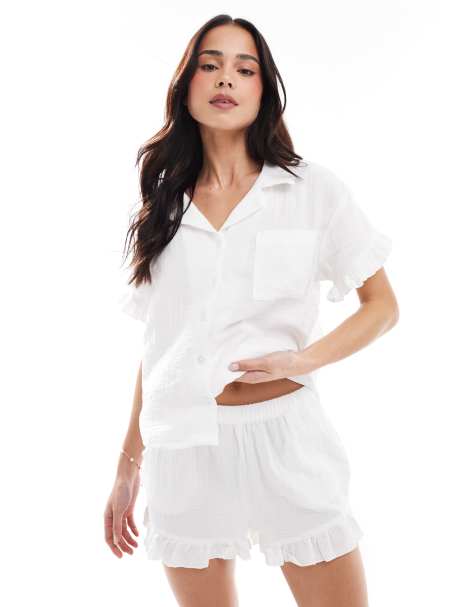 New Look long sleeve top and shorts pyjama set in white ditsy floral - view 1