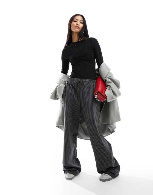 New Look long sleeve twist detail body in black, 2 of 4