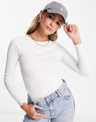 New Look long sleeved lettuce edge top in white