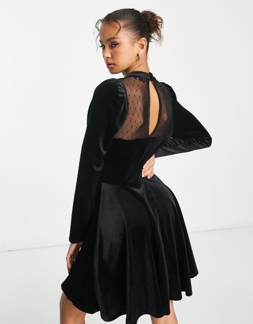 Long black velvet 2024 dress long sleeve