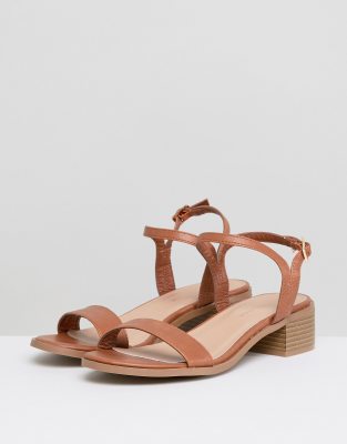 tan sandals with small heel