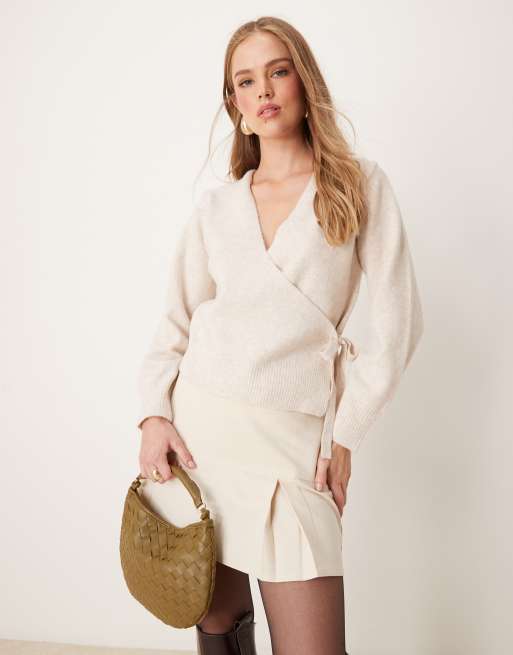 Outfit maglione beige best sale