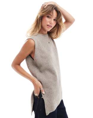 New Look - Maglione senza maniche taglio lungo color visone stile tabarro