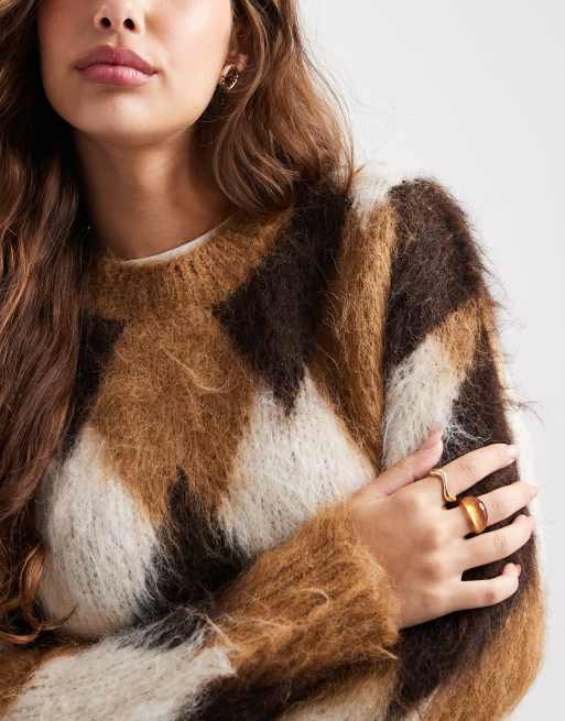 New Look - Maglione spazzolato con stampa a rombi marrone, 2 di 4