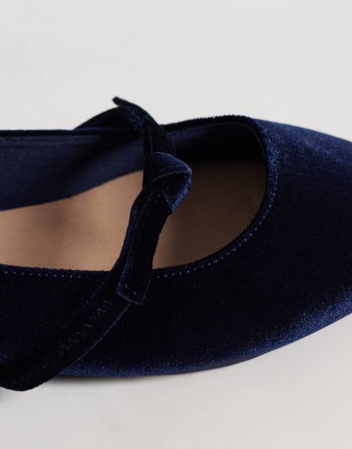 New Look Mary Jane van fluweel in marineblauw, 3 van 5