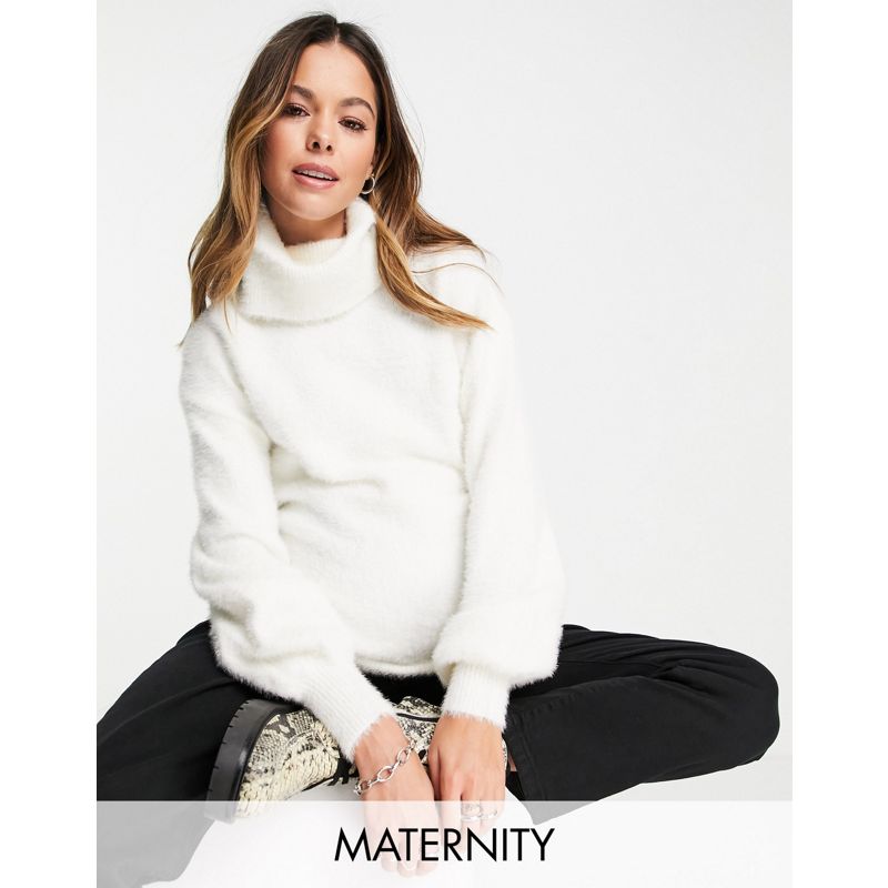New Look Maternity – Flauschiger Rollkragenpullover in Weiß