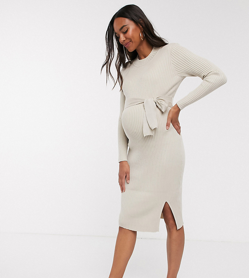 New Look Maternity - Geribbelde trui-jurk met gestrikte voorkant in crème