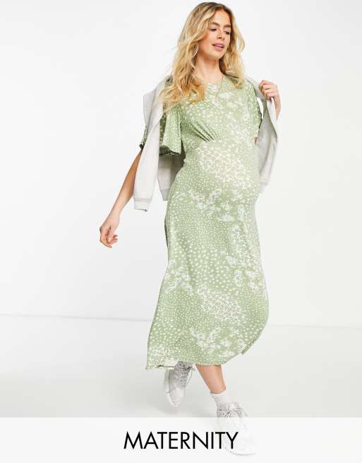 New Look Maternity – Midikleid in Grün mit Blümchenmuster