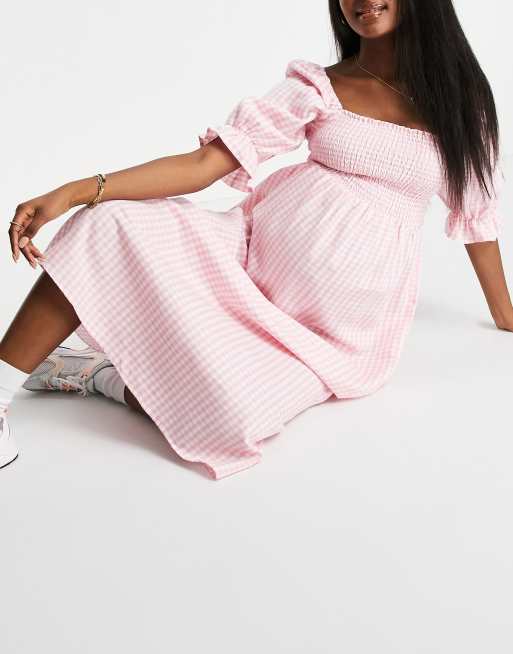 New Look Maternity - Vestito midi arricciato con maniche a tre quarti testurizzato rosa a quadretti, 4 di 4