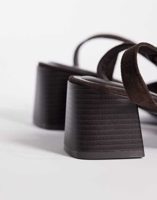 New Look - Mellembrune sandaler i imiteret ruskind med blokhæl, 3 af 4