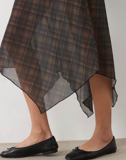 New Look Mesh-Midi-Rock mit Zipfelsaum in braun kariert, 5 von 5