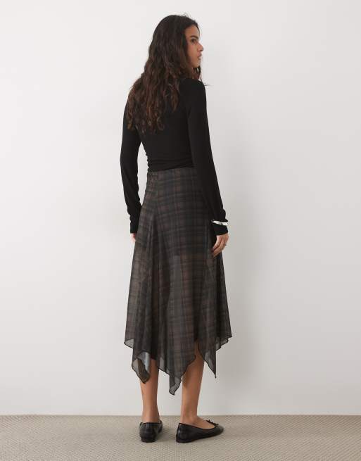New Look mesh midikjol med asymmetrisk fåll i brunrutig, 2 av 5