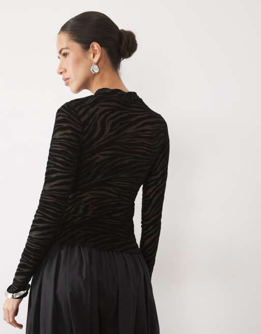 New Look mesh top med zebraprint og flock-effekt, langærmet, sort, 4 af 4