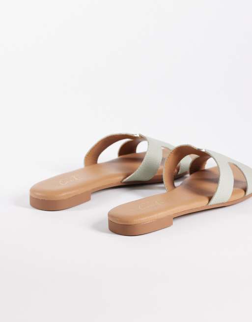 New Look metal bar detail sandal in pale green, 4 of 4