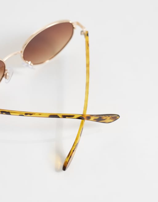 New Look metal oval sunglasses in gold, 2 of 3