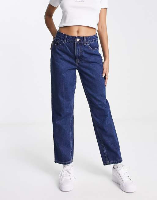 Looks with hot sale mom jeans