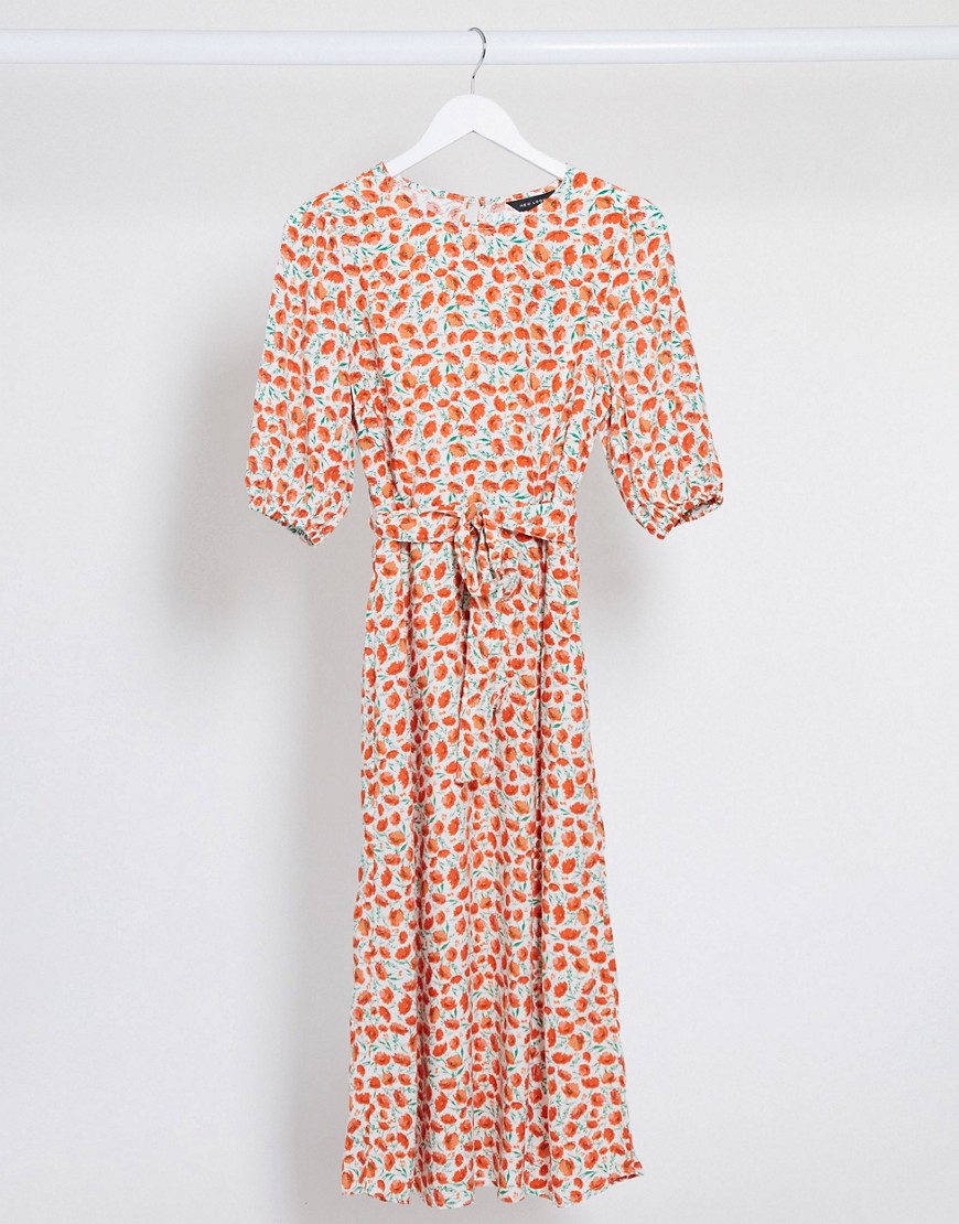 New Look - Midi-jurk met pofmouwen en riem in oranje met bloemenprint
