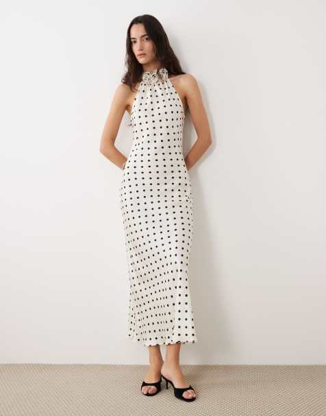 New Look – Midi-Trägerkleid aus Satin in Cremeweiß mit Ansteckblume, Polka Dots und Neckholder-Träger - view 1