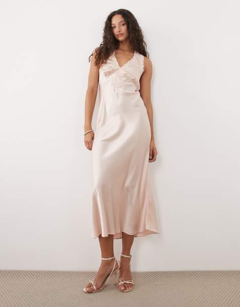 New Look – Midikleid aus Satin in Rosa mit Spitzenbesatz und V-Ausschnitt - view 1