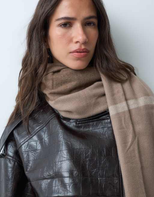 New Look midweight scarf in brown check, 2 of 3