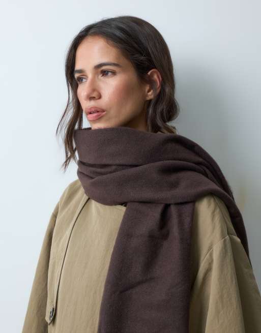 New Look midweight scarf in dark brown, 2 of 3