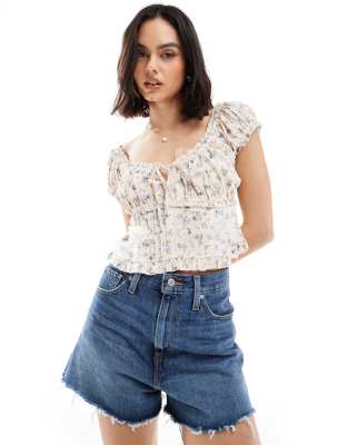 New Look - Milchmädchen-Oberteil mit Bindebändern vorne, Biesen und Blumenmuster-Weiß