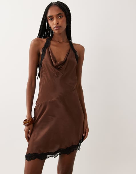 New Look - Mini jurk met kanten rand en asymmetrische zoom in chocoladebruin - view 1