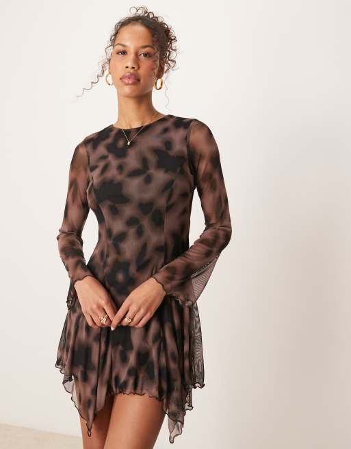 New Look - Mini-jurk van mesh met lange mouwen en bloemenprint in bruin