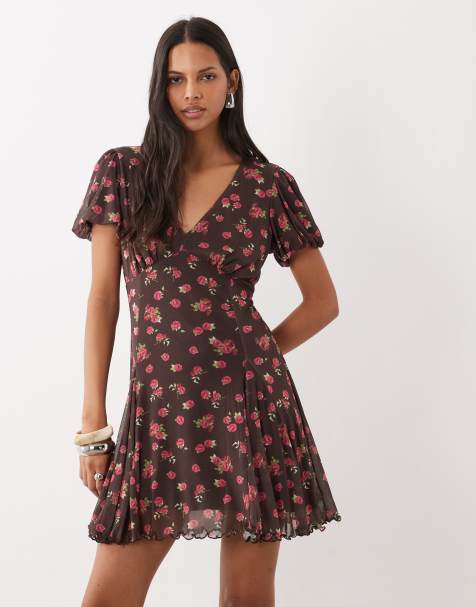 New Look Mini-Kleid aus Mesh mit V-Ausschnitt und Blumenmuster in Braun - view 1
