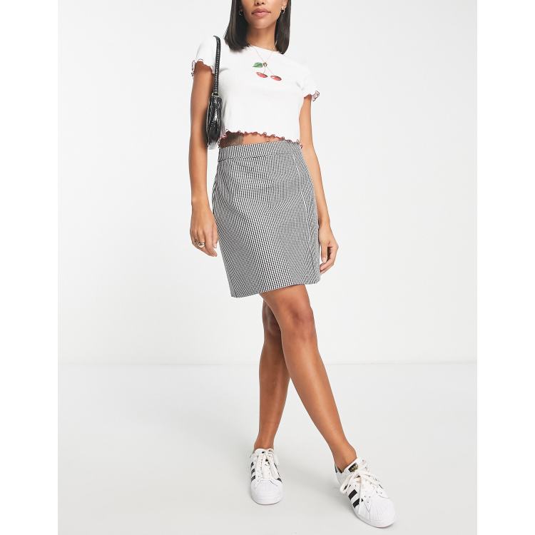 New Look mini skirt with side slit in black check | ASOS