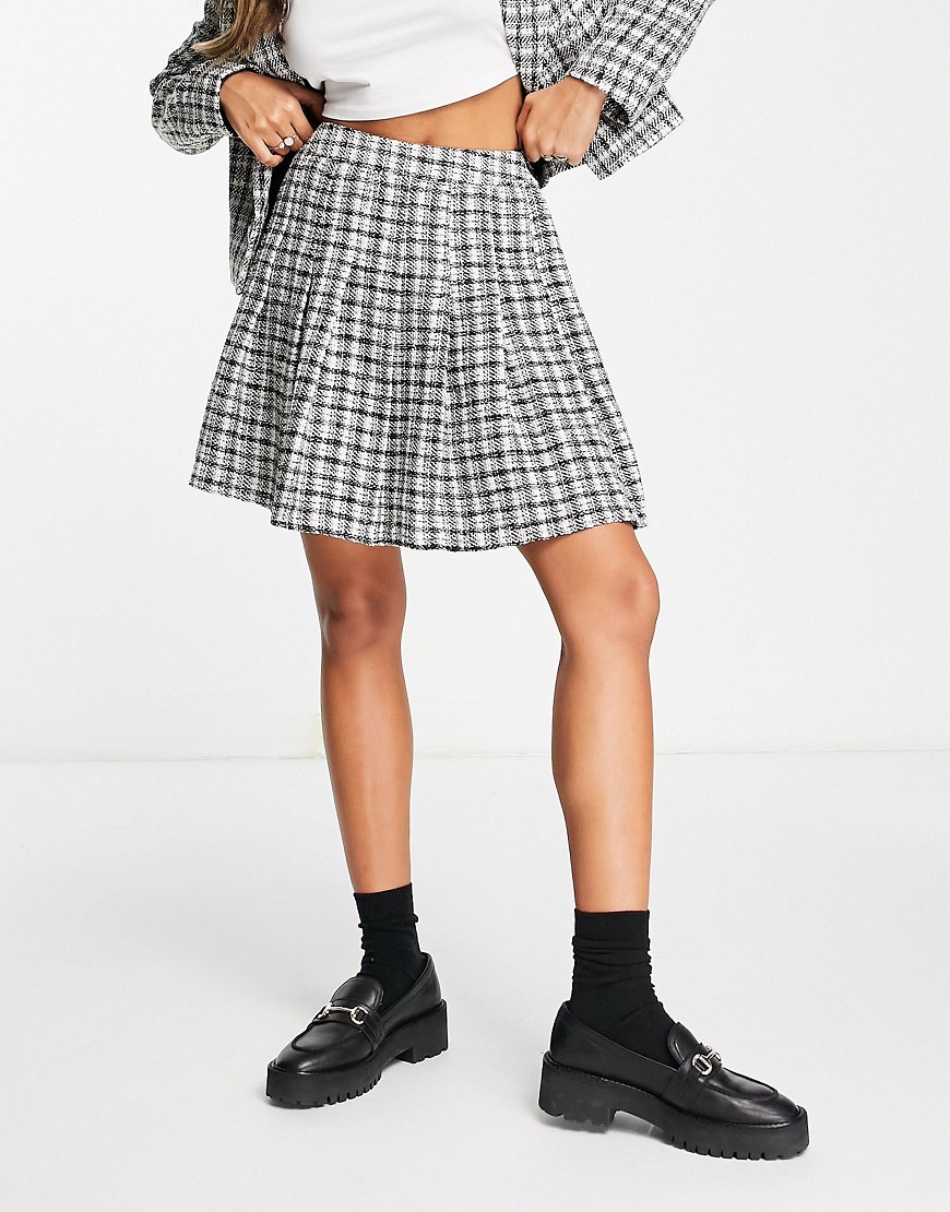 New Look mini tennis skirt co-ord in black and white check