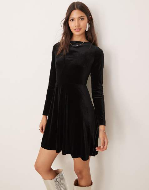 New Look – Minikleid aus Samt in Schwarz mit Rückenschleife - view 1