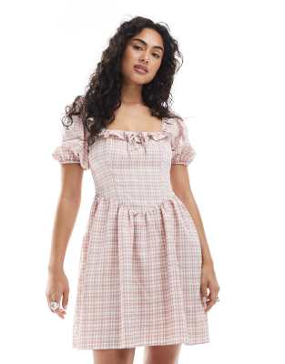 New Look - Minikleid in Rosa kariert mit Korsettdetail
