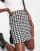 Thumbnail 3 van 4
