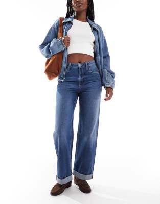 New Look - Mittelblaue Jeans mit weitem Bein und Umschlag