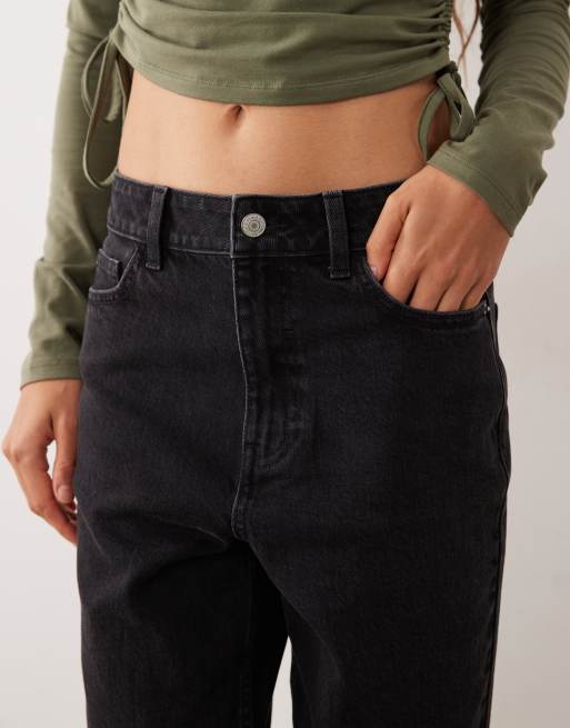 New Look mom jeans in black, 2 of 5