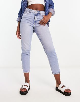 New Look - Mom-Jeans in hellblau Waschung