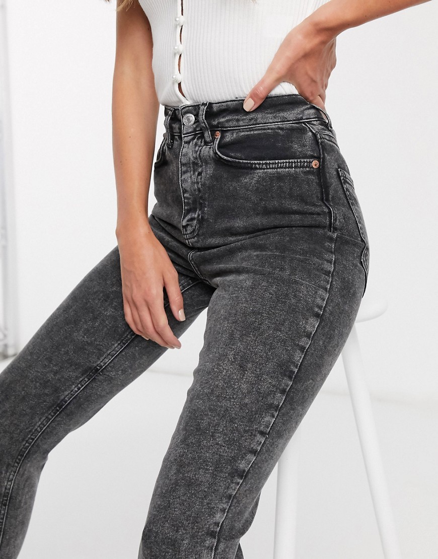 New Look - Mom jeans met acid wash in grijs