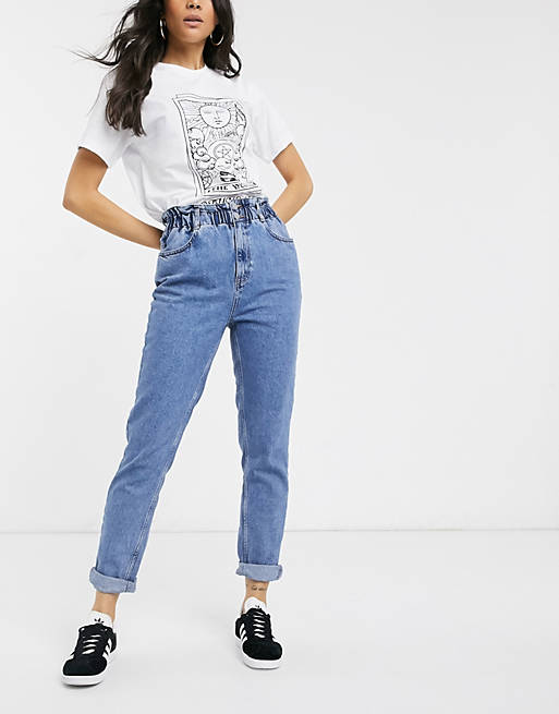 New Look – Mom-Jeans mit hoher Paperbag-Taille in Mittelblau