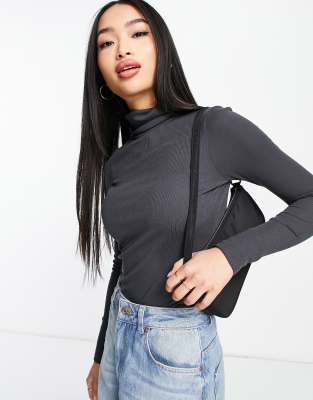 New Look – Mörkgrå ribbad topp med polokrage