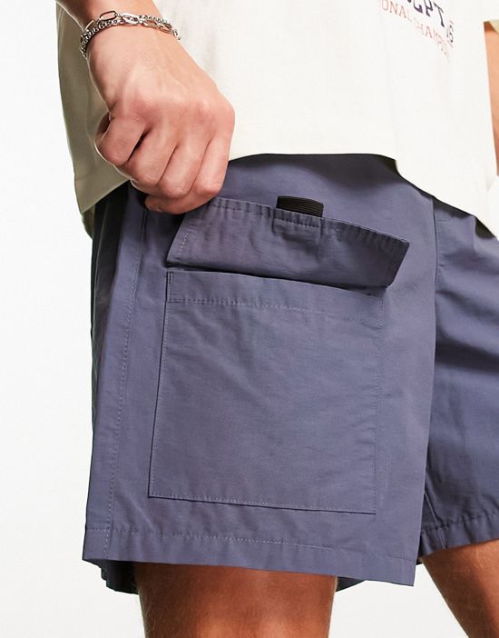 https://images.asos-media.com/products/new-look-multi-pocket-cargo-shorts-in-dark-blue/204707960-3?$n_550w$&wid=550&fit=constrain
