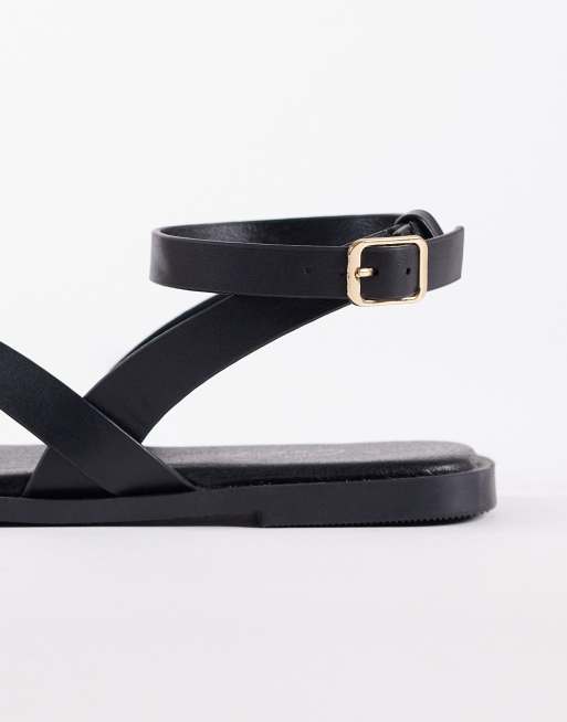 New Look multi strap gold detail toe loop sandals in black, 4 of 4